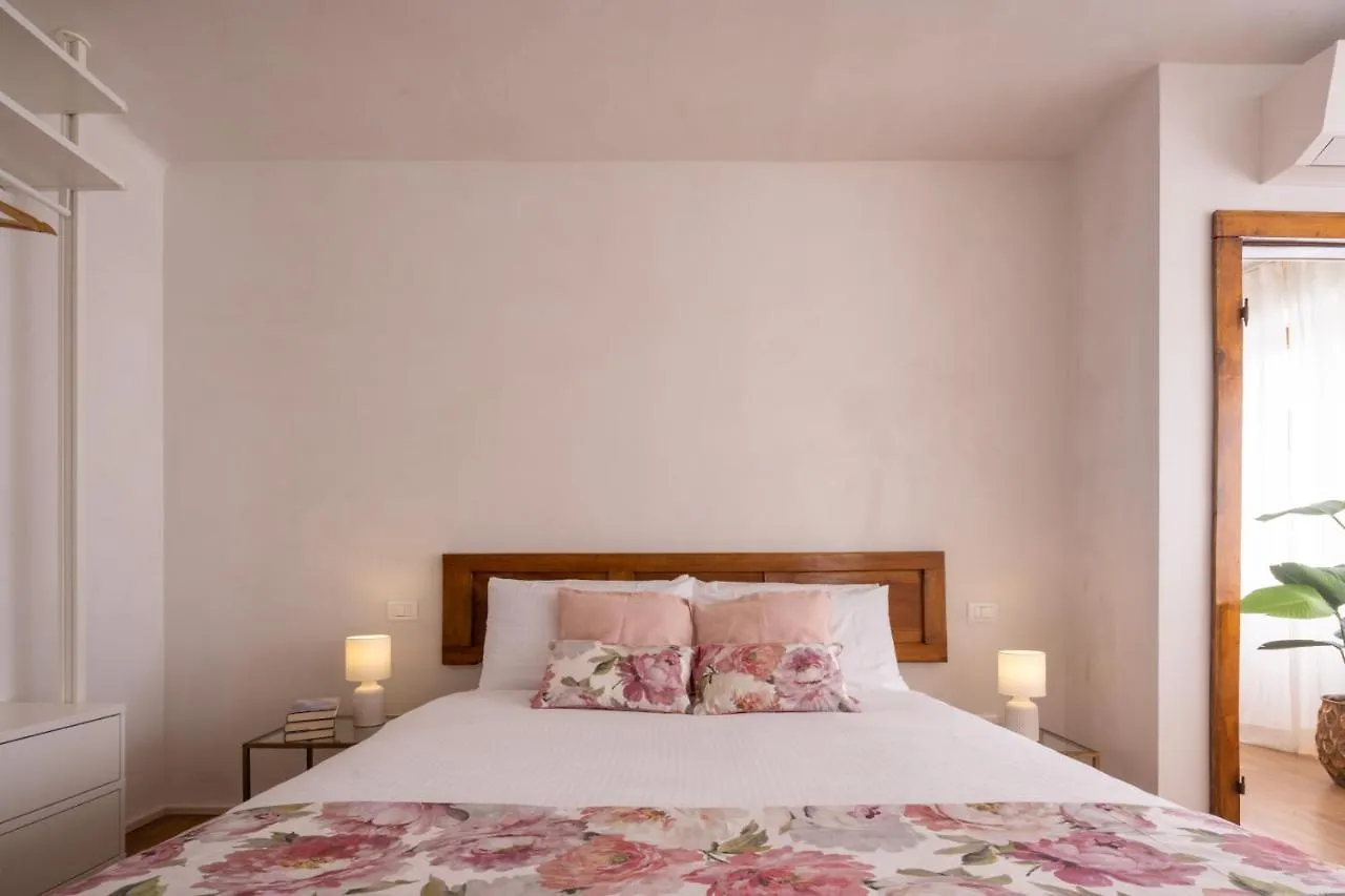 Venetian Palace R&R Apartment Italy