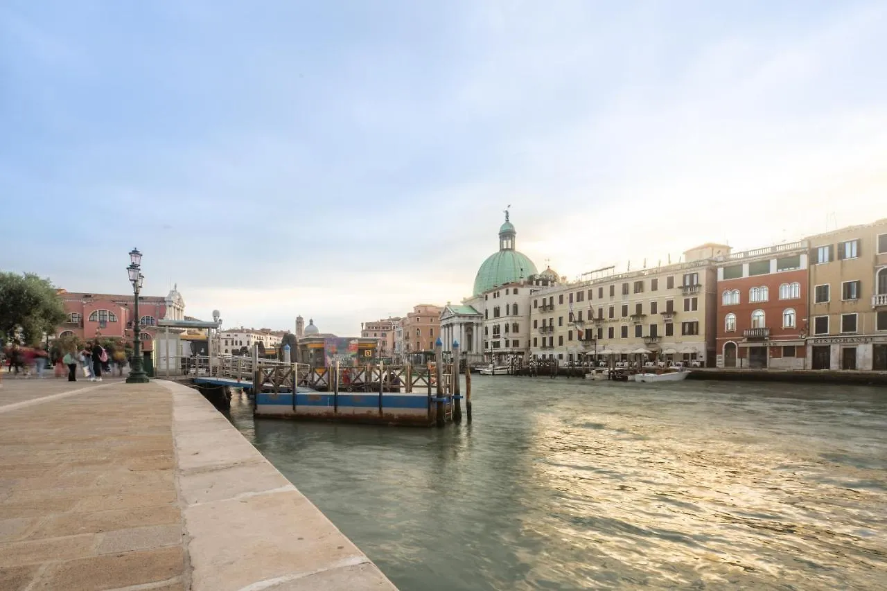 Venetian Palace R&R